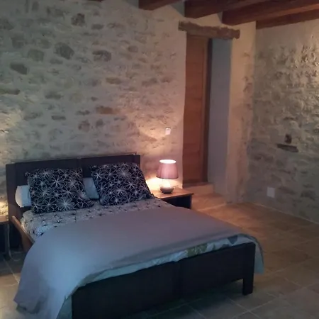 فندق مبيت وإفطار Belle Propriete En Pierres Avec Piscine Sauzet (Lot)