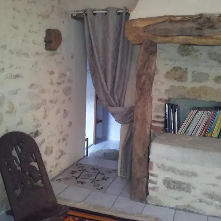 فندق مبيت وإفطار Belle Propriete En Pierres Avec Piscine *